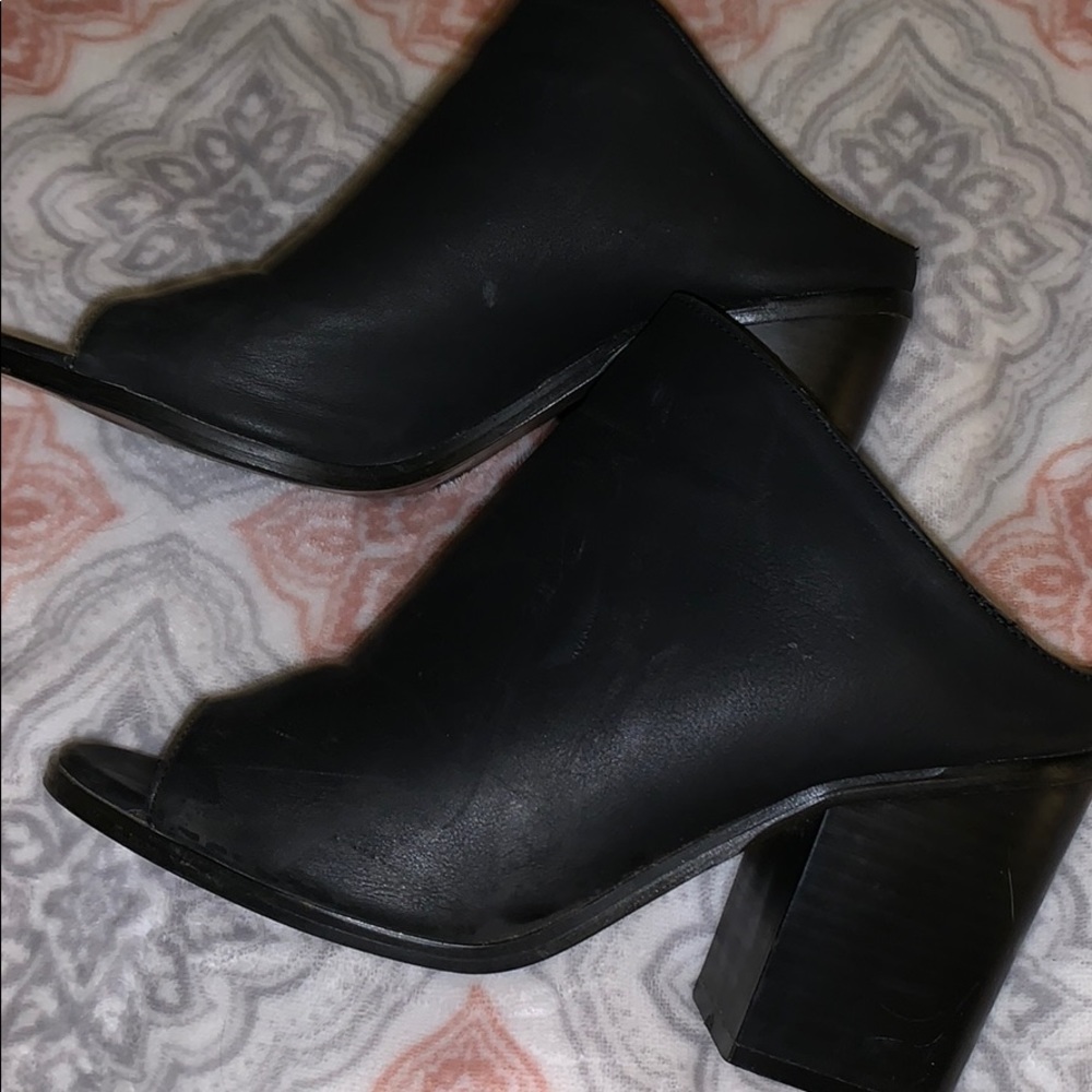 Open toed booties - Picture 4 of 4